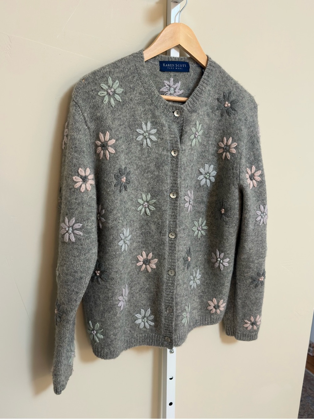 Karen Scott Pure Wool Floral Embroidered Cardigan Women’s L Australia Vintage